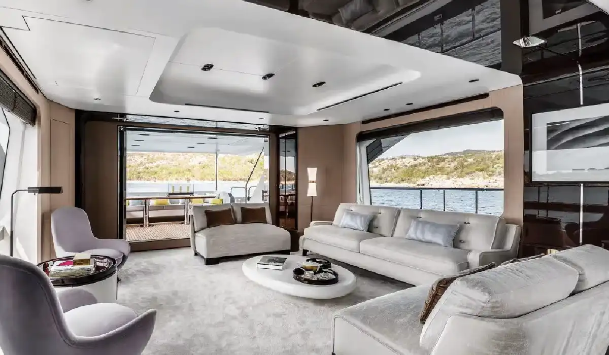 Azimut - Grande 27 Metri - Best Yacht Rentals - Best Preowned Yachts - Exclusive Concierge Club.webp